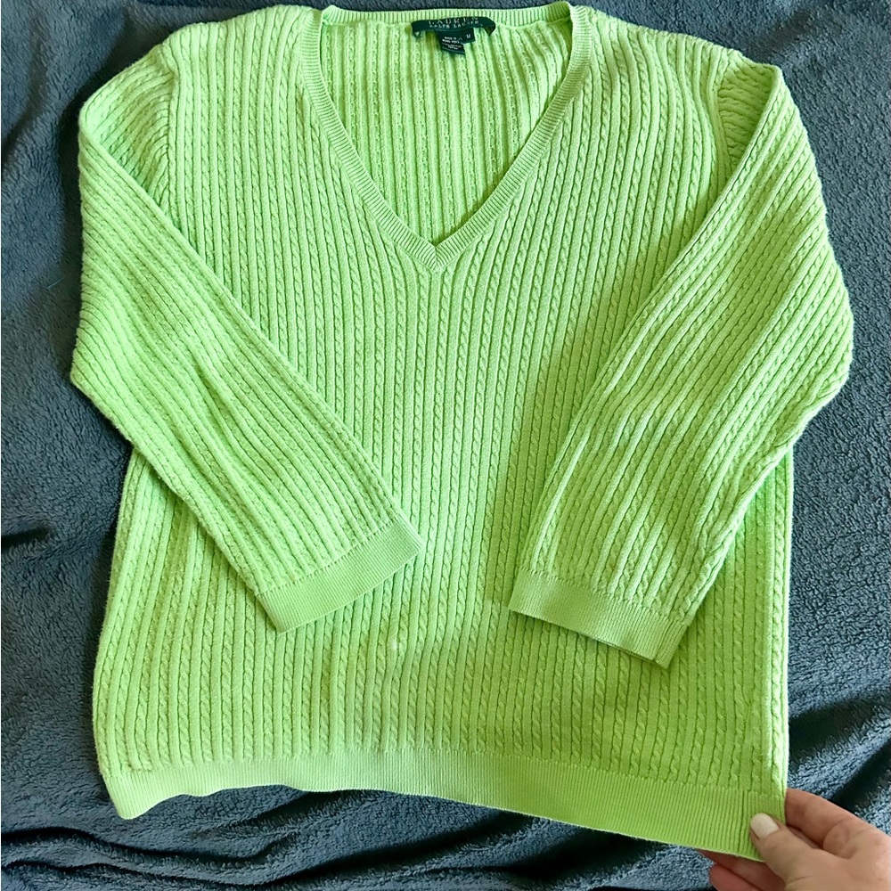 Sweater , Cool Looking , Comfortable Soft. - image 2